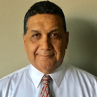 監督 GUS AVILA